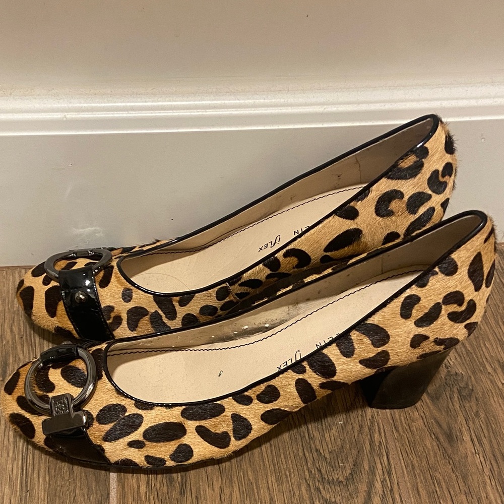 🧡 Women’s Anne Klein animal print heels